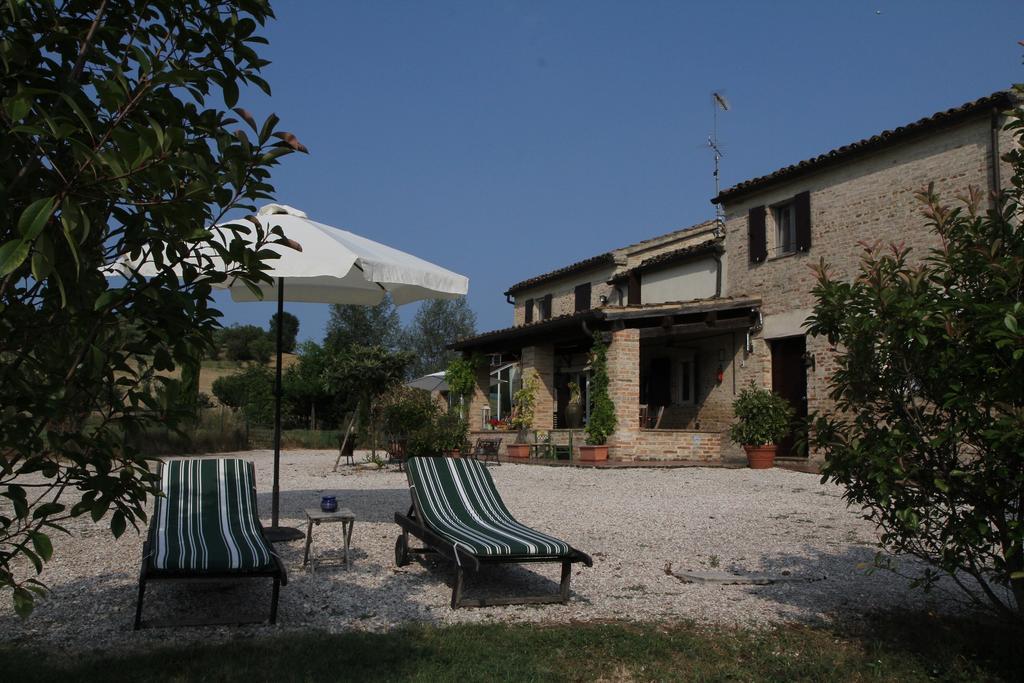 Casa Sorgente Bed & Breakfast San Costanzo Luaran gambar