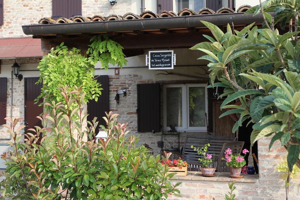 Casa Sorgente Bed & Breakfast San Costanzo Luaran gambar