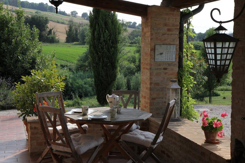 Casa Sorgente Bed & Breakfast San Costanzo Luaran gambar