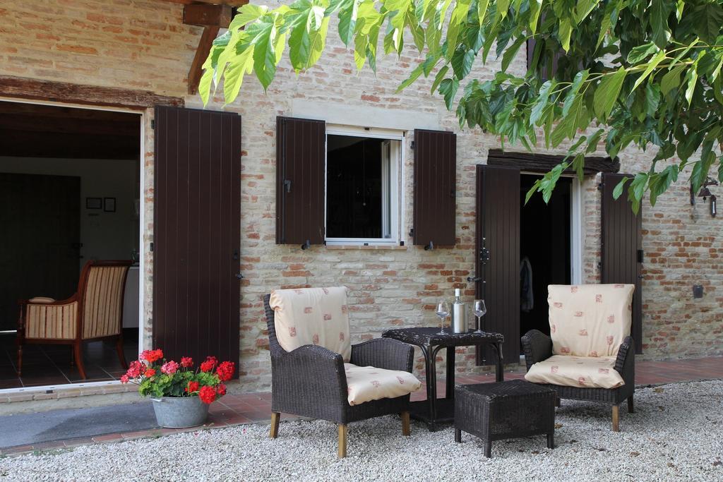 Casa Sorgente Bed & Breakfast San Costanzo Luaran gambar